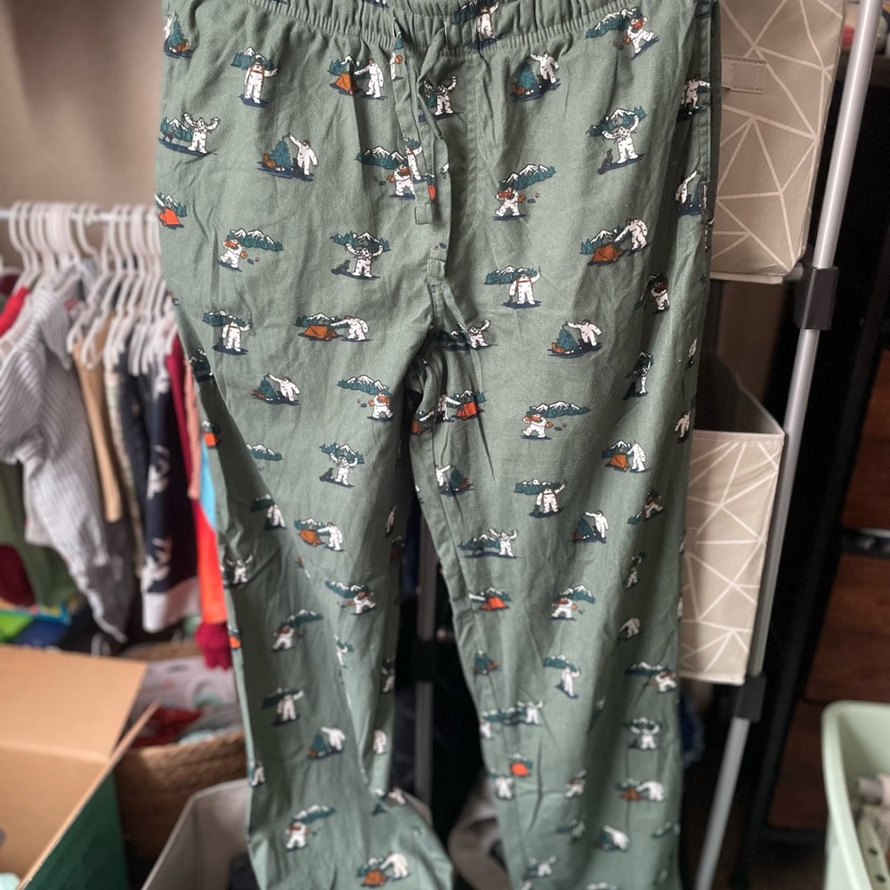 Eddie Bauer Green Joggers with yeti Print